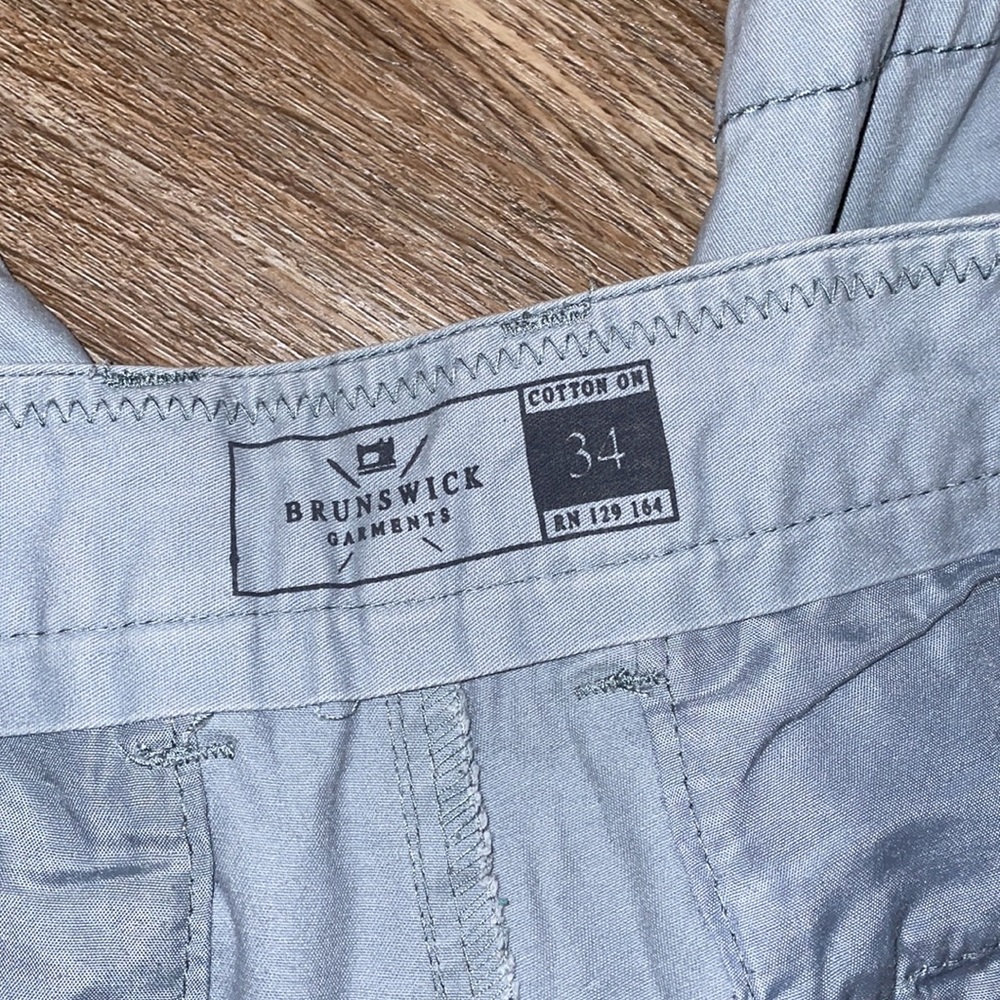 Light blue/gray - Picture 3 of 4